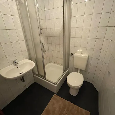 Апартаменты Schoenes Mit Infrarot Sauna Und Balkon 